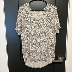 American Eagle simple tee